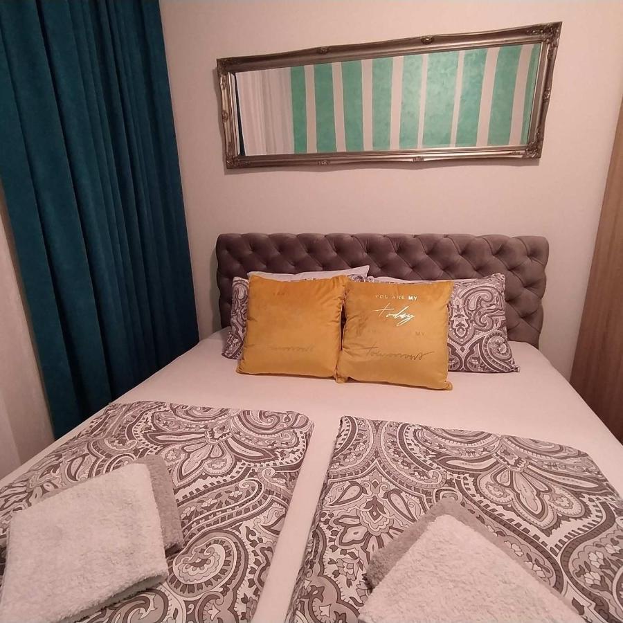Daniris Apartman Novi Sad Buitenkant foto