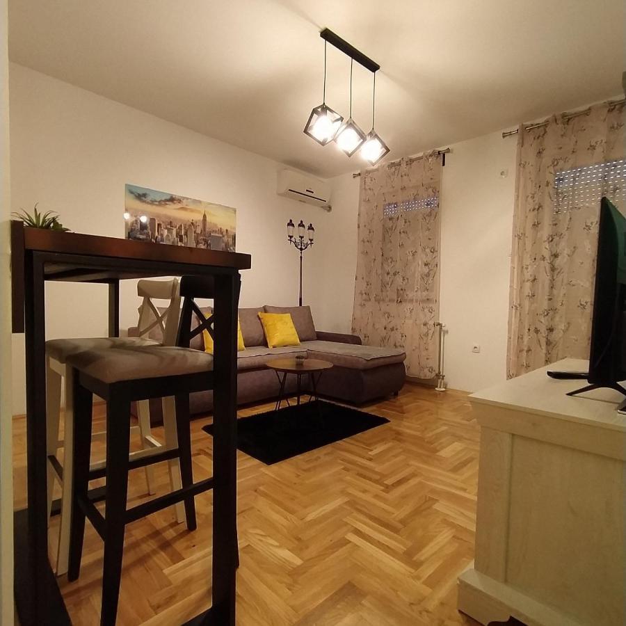Daniris Apartman Novi Sad Buitenkant foto