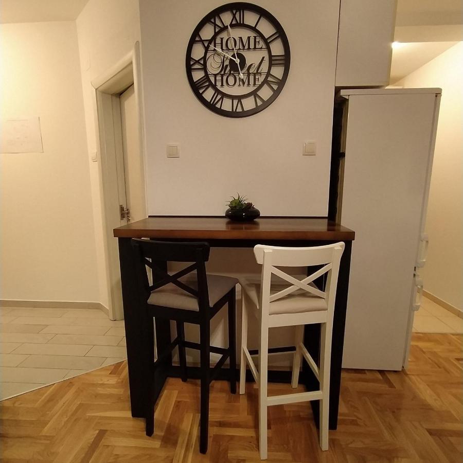 Daniris Apartman Novi Sad Buitenkant foto
