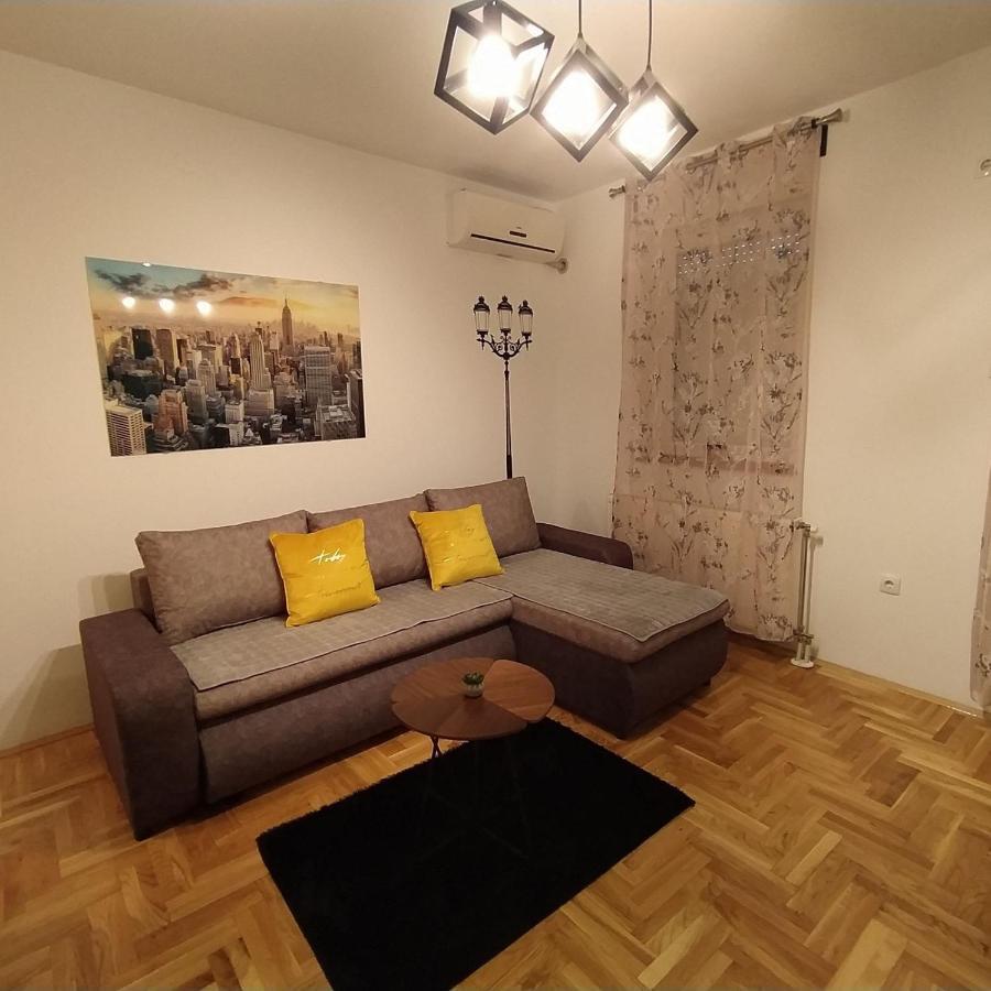 Daniris Apartman Novi Sad Buitenkant foto